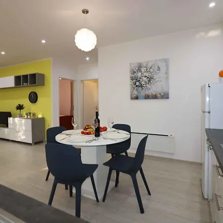 Homes In Porec/istrien 10234 Holiday home
