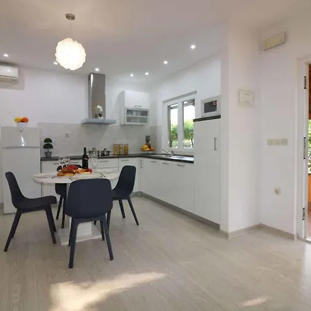 Homes In Porec/istrien 10234